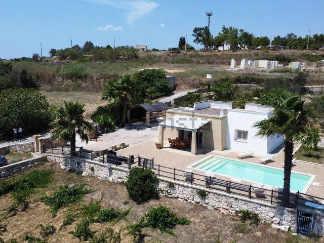Case e ville in vendita di 85 m² in Contrada Li Fani