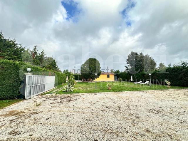 Case e ville in vendita di 85 m² in Strada Valmontorio, 341