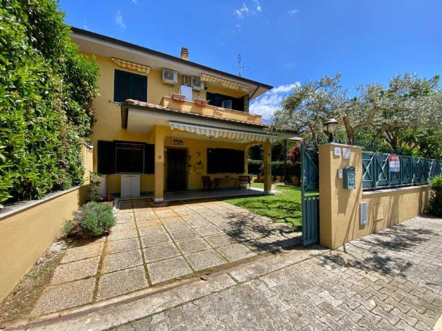 Case e ville in vendita di 85 m² in Via Tevere