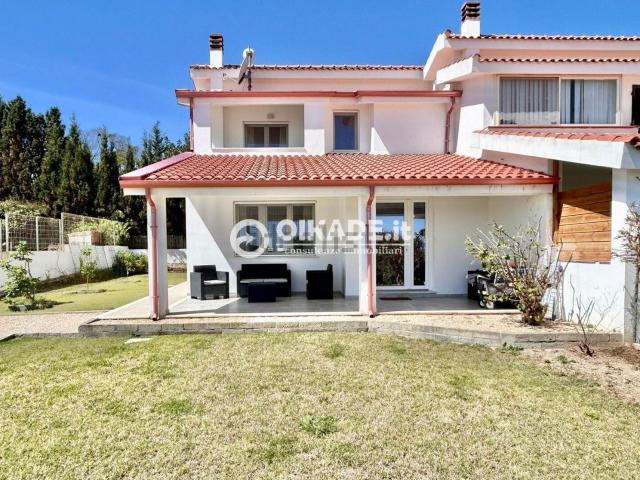 Case e ville in vendita di 85 m² in Via F. Drake, 7
