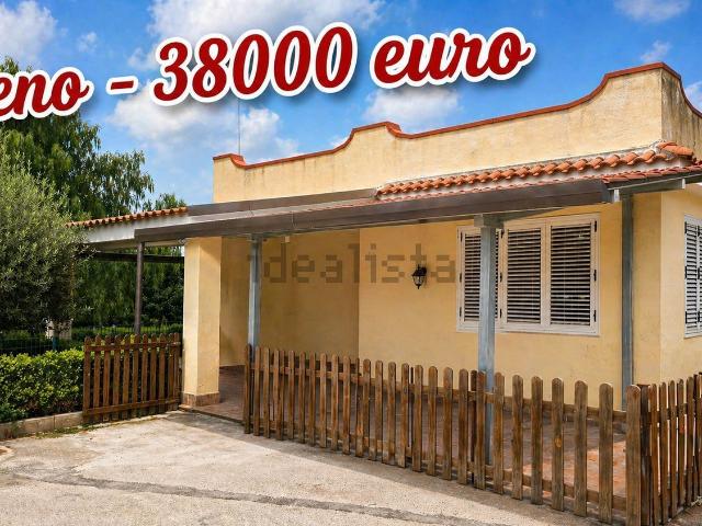 Case e ville in vendita di 85 m² in Via Lago di Como