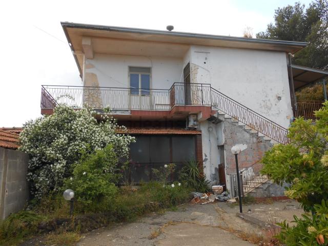 Villetta bifamiliare in vendita di 85 m² in Via Serra la Sciara