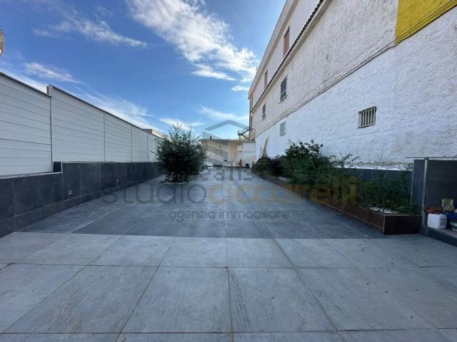 Case e ville in vendita di 85 m² in Via Spazzilli, 69
