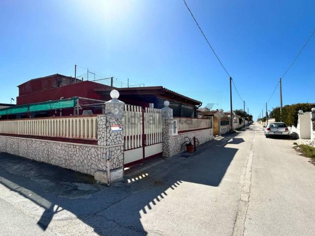 Case e ville in vendita di 85 m²