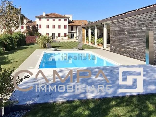 Case e ville in vendita di 860 m²