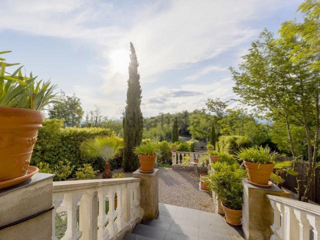 Case e ville in vendita di 865 m² in Strada Panoramica San Bernardo