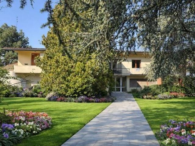 Case e ville in vendita di 866 m² in Via San Costanzo, 13