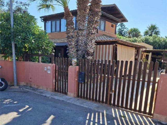 Case e ville in vendita di 86 m² in Contrada Berbaro, 390