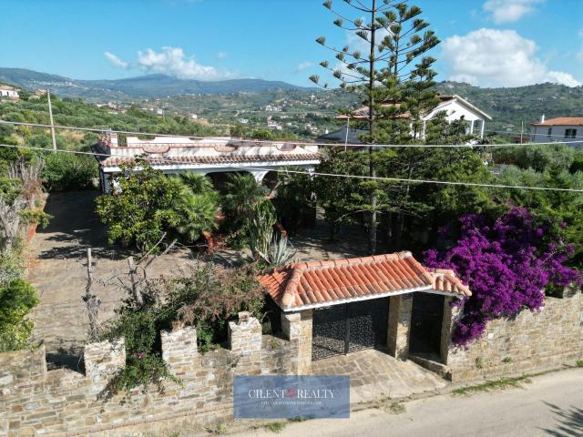 Case e ville in vendita di 86 m² in Via Alberico Guariglia, 36
