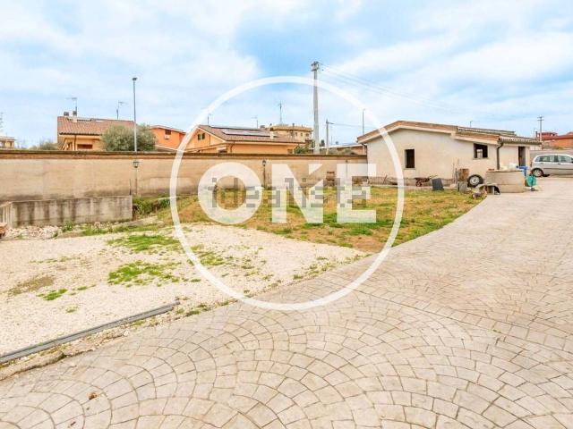 Case e ville in vendita di 86 m² in Via Oniferi, 69