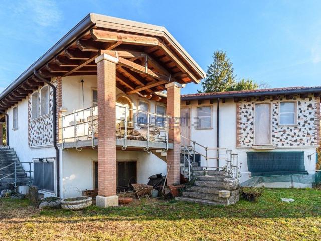 Case e ville in vendita di 875 m² in Via Madonnetta, 7