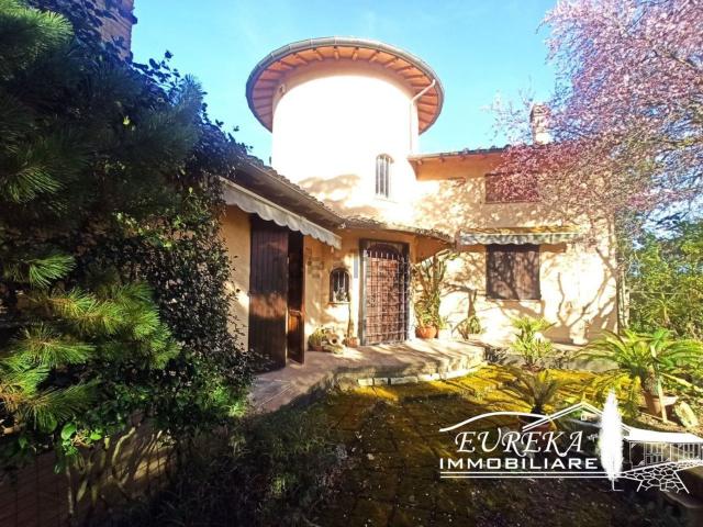 Case e ville in vendita di 876 m² in Località Pineta