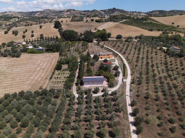 Case e ville in vendita di 888 m² in Contrada Cavaceppo, 2