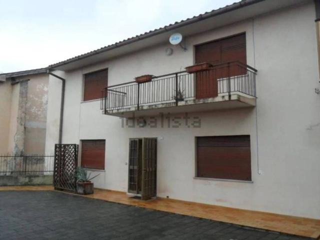 Case e ville in vendita di 88 m² in Via Frassinelli, 7