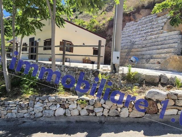 Case e ville in vendita di 88 m² in Via per Monte Bonifato