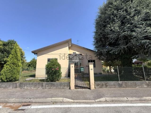 Case e ville in vendita di 88 m² in Via Sardegna, 6
