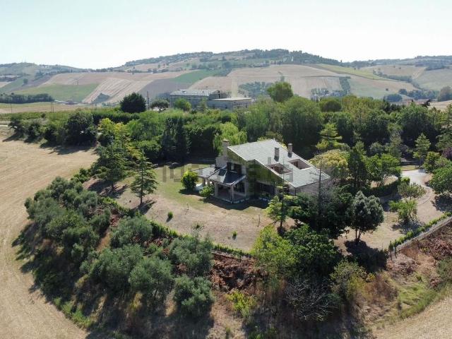 Case e ville in vendita di 890 m² in Traversa Capodarco Paludi