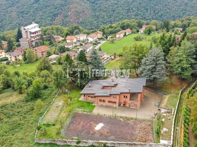 Case e ville in vendita di 896 m² in Via Freinetto
