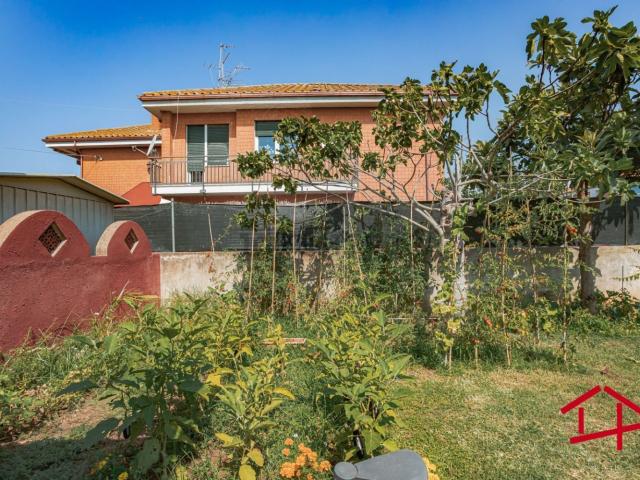 Case e ville in vendita di 93 m² in Via Lido Verde, 47