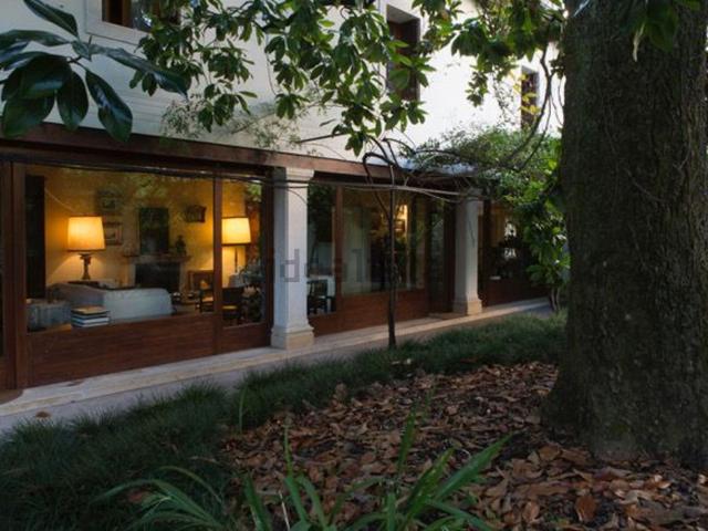 Case e ville in vendita di 900 m²