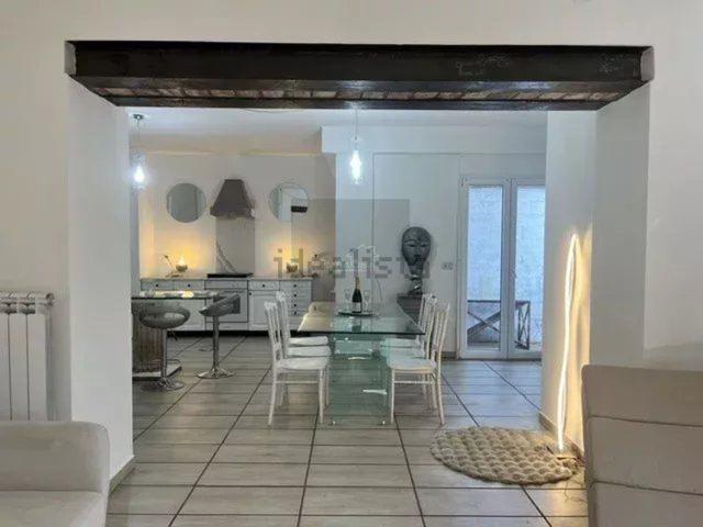 Case e ville in vendita di 900 m²
