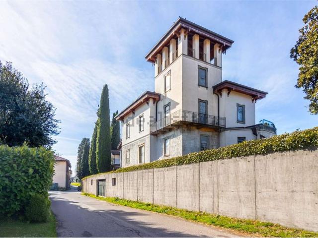 Case e ville in vendita di 900 m²