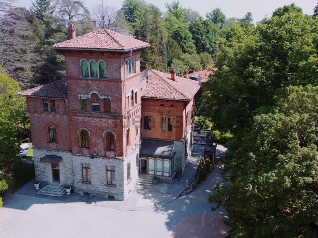 Case e ville in vendita di 900 m² in Via Adda, 6