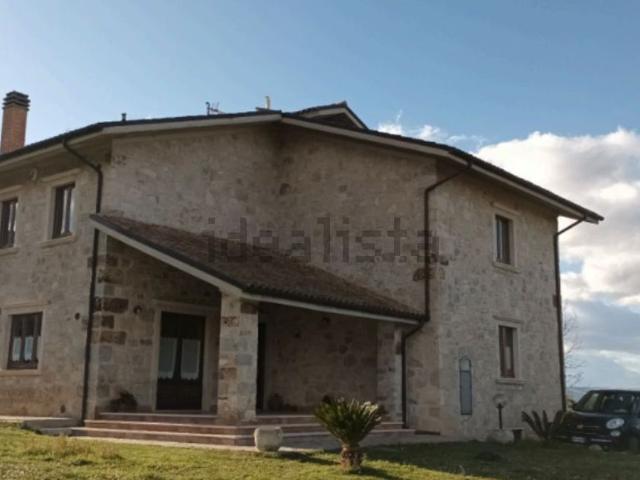 Case e ville in vendita di 900 m² in Via Galluccio