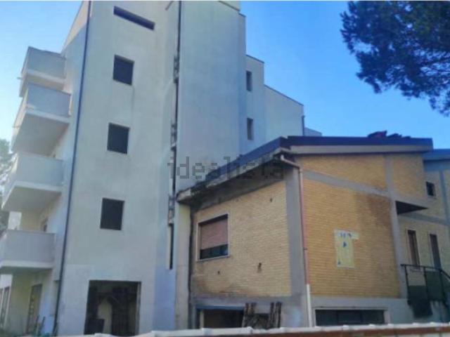 Case e ville in vendita di 900 m² in Via Donizetti