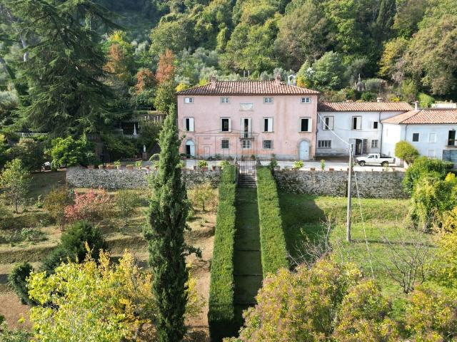 Case e ville in vendita di 900 m² in Via del Cimitero ⅩⅩⅠⅠⅠ, 676