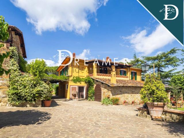 Case e ville in vendita di 900 m² in Via della Casaccia, 30