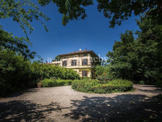 Case e ville in vendita di 900 m² in Via Stazione
