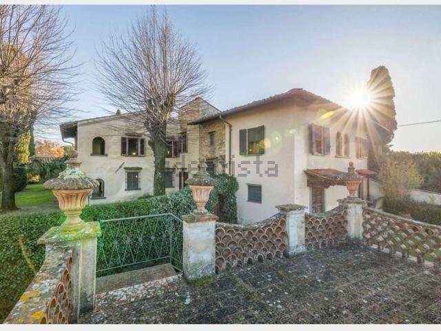 Case e ville in vendita di 902 m² in Via di Riboia