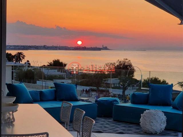 Case e ville in vendita di 906 m² in Lungomare Umberto Paternostro