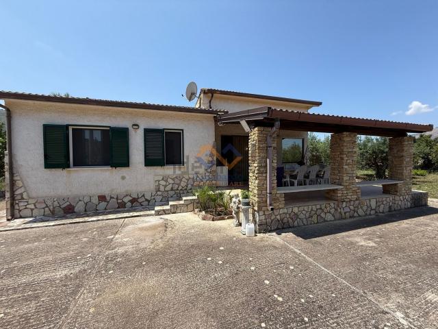 Case e ville in vendita di 90 m² in Contrada Fraginesi