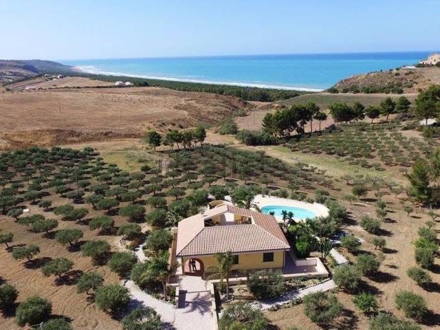 Case e ville in vendita di 90 m² in Contrada Vizzì
