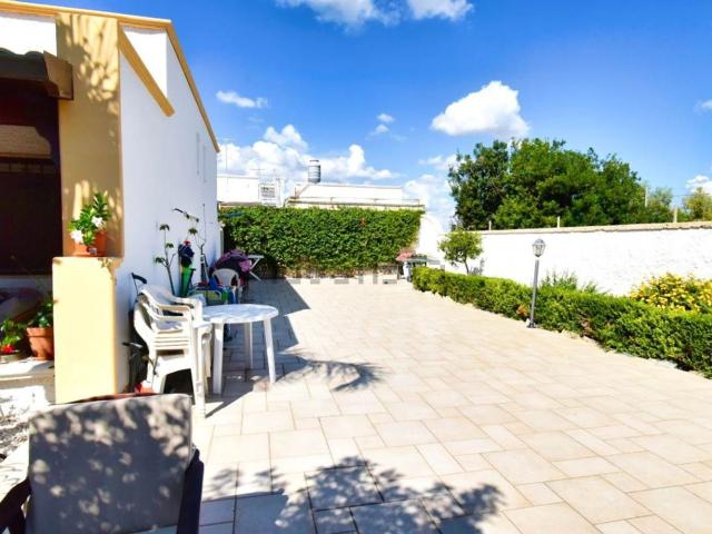 Case e ville in vendita di 90 m² in Via 416 K, 11