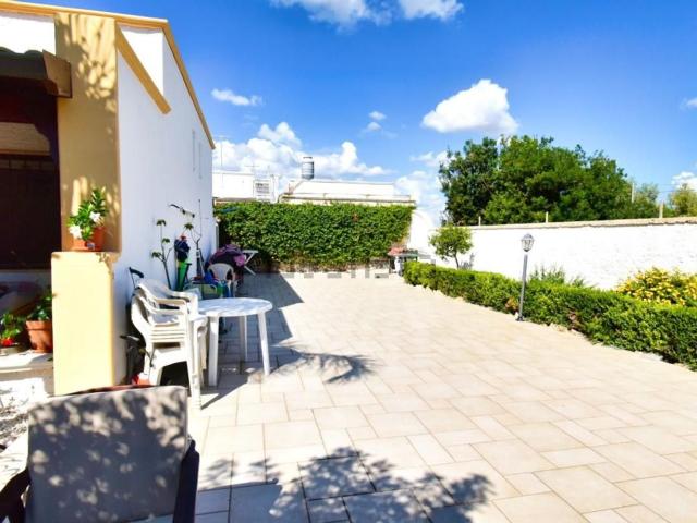 Case e ville in vendita di 90 m² in Via 416 K, 11