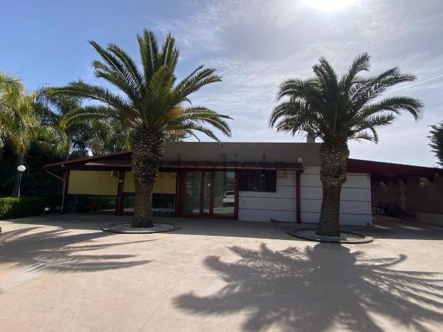 Case e ville in vendita di 90 m² in Via Vecchia Corato, 75