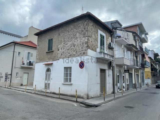 Case e ville in vendita di 90 m² in Via Vincenzo Bellini, 11