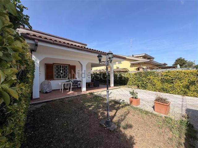Case e ville in vendita di 90 m² in Via Adige