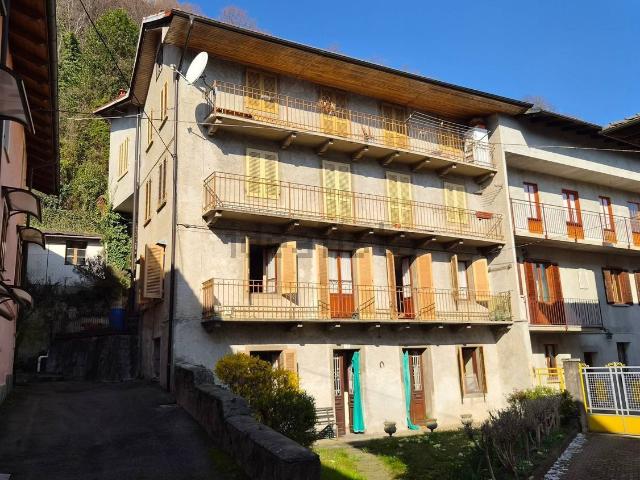 Case e ville in vendita di 90 m² in Via del Molino, 16