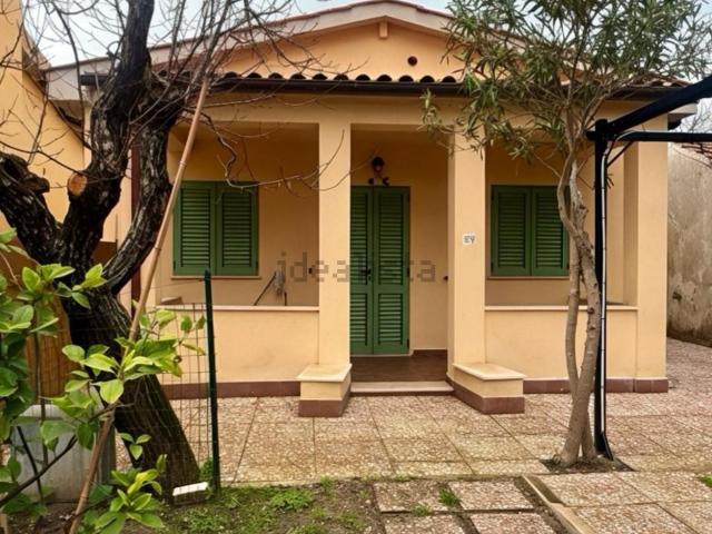Case e ville in vendita di 90 m² in Via della Pineta