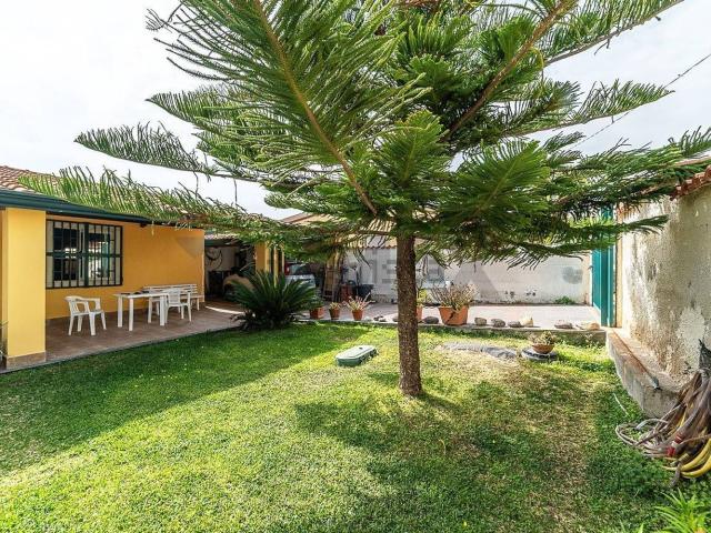 Case e ville in vendita di 90 m² in Via della Scogliera