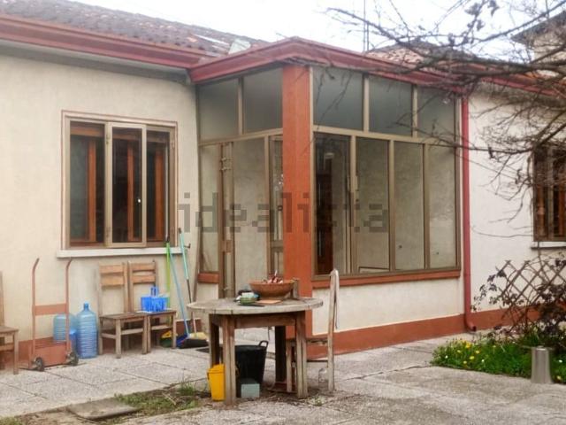 Case e ville in vendita di 90 m² in Via delle Marmarole