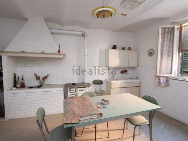Case e ville in vendita di 90 m² in Via Giulia
