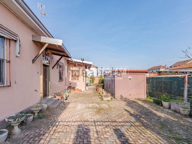 Case e ville in vendita di 90 m² in Via Manzoni, 4