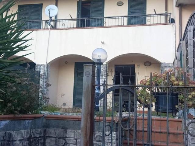 Case e ville in vendita di 90 m² in Via Nazionale, 249