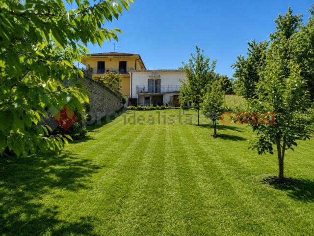 Case e ville in vendita di 90 m² in Via Paterno