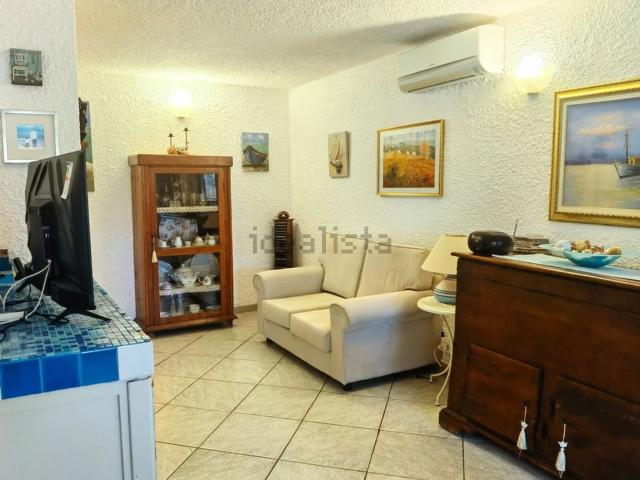 Case e ville in vendita di 90 m² in Via Santa Giusta
